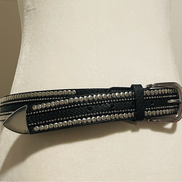 Linea Pelle 
lp blue Black Belt
Silver circle stud border
Size M - Picture 4 of 5